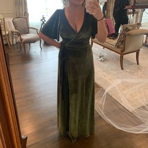 Velvet wrap dress. Olive